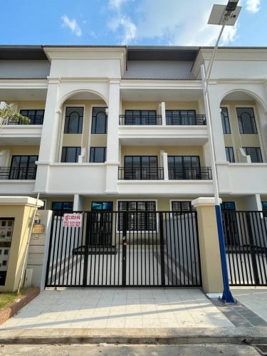 វីឡាកូនកាត់ (LB) ក្នុងបុរីសម្បត្តិមានហេង3