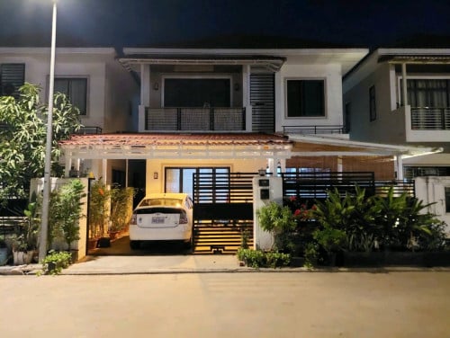 វីឡាទោល ក្បែរព្រលានយន្ដហោះតេជោ