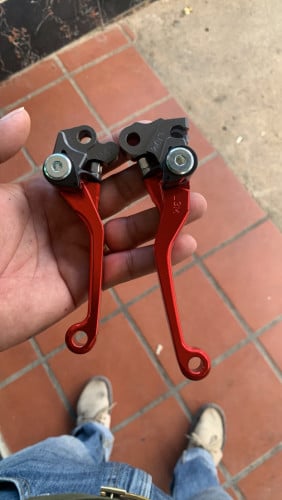 ខ្ញុំ​ចង់​លក់ដៃប្រាំង