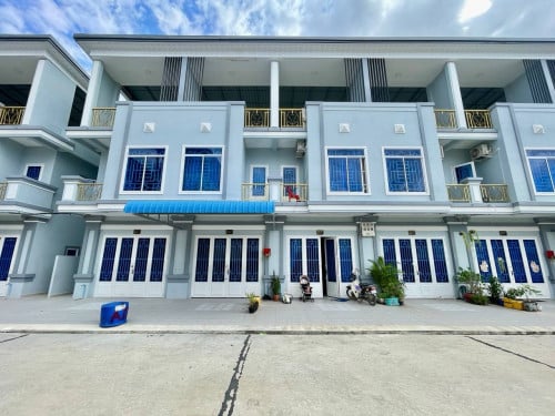 ផ្ទះលក់នៅចោមចៅ តម្លៃធូរថ្លៃ