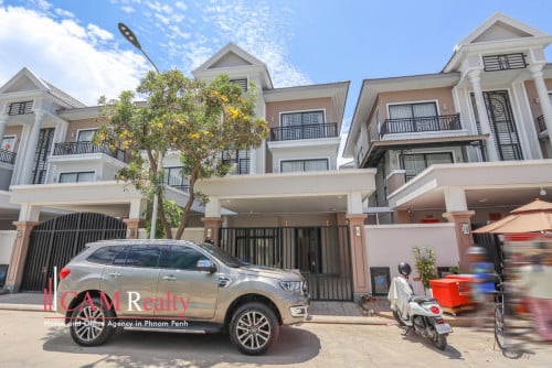 Twin Villa For Rent - 双拼别墅出租| Peng Huoth The Star Mera Garden (Street/街道 - 50M)