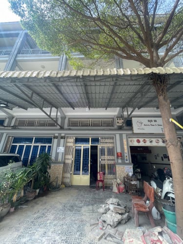 ផ្ទះអាជីវកម្មសម្រាប់ជួល ផ្លូវមេ បុរីហុងឡាយត្រពាំងថ្លឹង