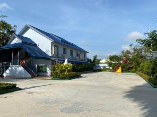 រីសតសម្រាប់ជួល | RESORT FOR RENT (ផ្លូវទំនប់កប់ស្រូវ| St.Tomnob Kobsrov area)