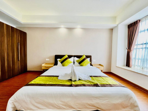 3Rooms 133㎡ $900 Aeaon mall 1 ( 7 minutes )