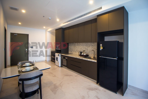 Brand new 1 Bedroom Apartment with swimming pool for Rent in BKK1 Area.