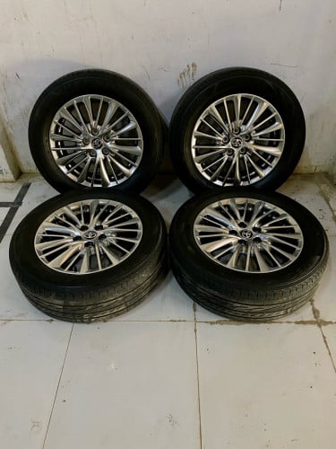 Toyota Alphard Original Rims