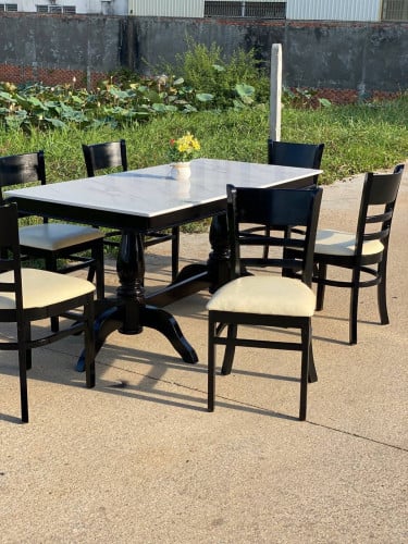 តុបាយជើងក្រឡឹងម៉ូដជ្រុង