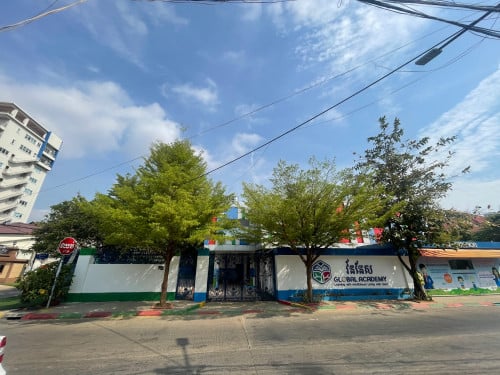 អាគារសាលាកែងសំរាប់ជួលនៅទួលគោក