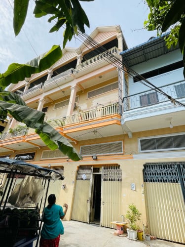 ចង់លក់ផ្ទះ​ មួយល្វែង