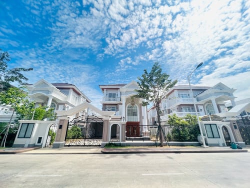 Prince Villa For Sale in borey penghout boeung snor