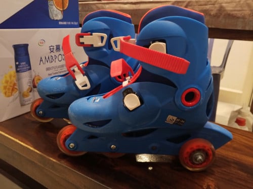 Roller blades size 30-34.Includes added rear stabilizer kit