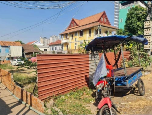 ដីជ្រោយចង្វារ ជាប់មាត់ទន្លេមេគង្គ 20m*30m លក់បន្ទាន់ តំលៃ 1,399$/m2 ចចារ ជាប់ផ្លូវធំ