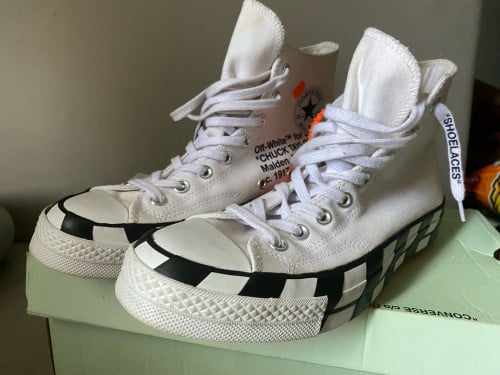 Converse off-white