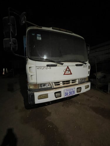 Hyundai 5 Ton ទាក់បូ