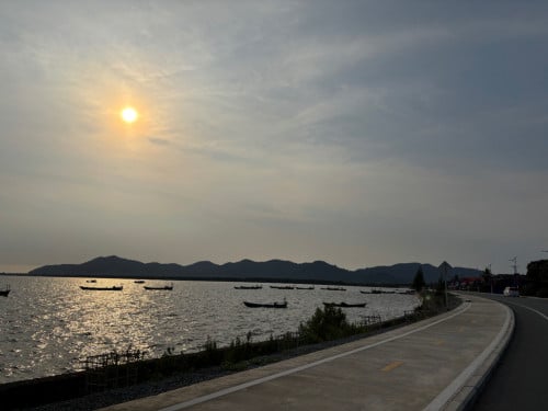 ដីស្រែលក់​ ខ្ញុំម្ចាស់ផ្ទាល់(នៅជិតឆ្នេរអង្កោល)