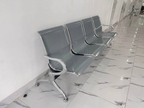 កៅអីរងចាំ