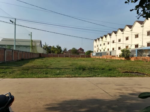 ដីលក់បន្ទាន់ 20m x 60m ប្លង់រឹង