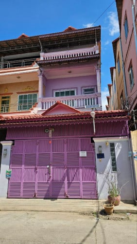 ផ្ទះលក់-ឃ្លាំងសាំង ឬស្សីកែវ