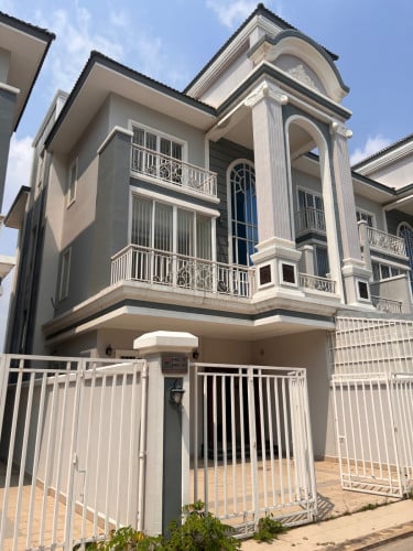 បុរីឡុងនី(គម្រោង3 ជាប់បុរីពិភពថ្មីចំការដូង)សម្រាប់ជួល