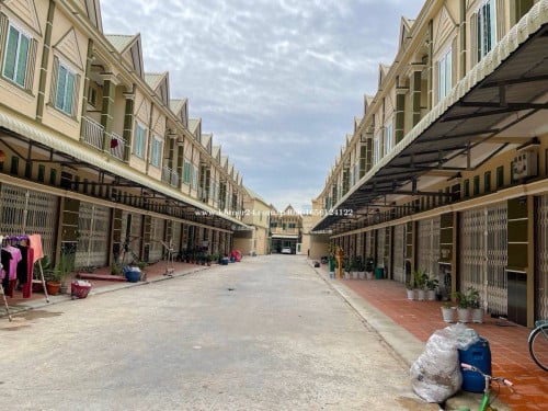 តម្លៃពីមុន៦មុឺនកាត់ប្លង់រឹងជូន