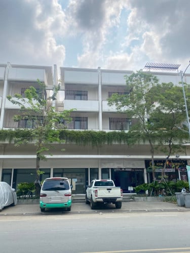 ផ្ទះអាជីវកម្ម សម្រាប់ជួលនៅ បុរី KHM មុខផ្សារទំនើប K-Mall