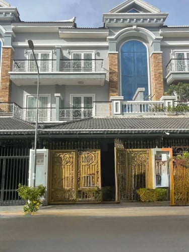 ផ្ទះលក់បន្ទាន់ បុរីវិមានភ្នំពេញ ផ្លូវជាសុផារ៉ា 215,000$