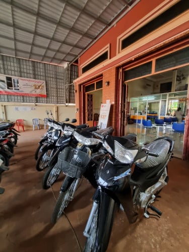 ម៉ូតូថ្មី ឬមួយទឹកសម្រាប់បង់រំលស់