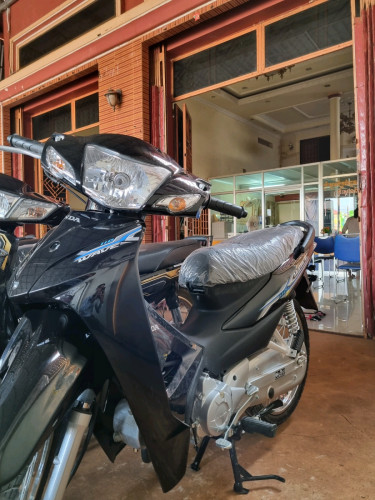 ម៉ូតូថ្មី ឬមួយទឹកសម្រាប់បង់រំលស់