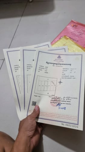 ដីលក់ ផ្លូវកែងល្អ កាត់ប្លង់រឹងជូន