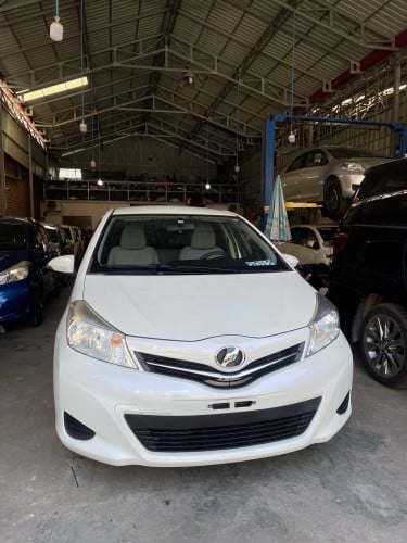 Toyota Vitz 2012