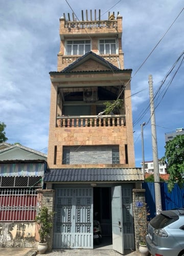 ផ្ទះលក់ នៅជិតវិទ្យាល័យផ្សាដើមថ្កូវ ខណ្ឌចំកាមន   តម្លៃនេះបូករួមទាំងការផ្ទេរកម្មសិទ្ធប្លង់រឹងជូន