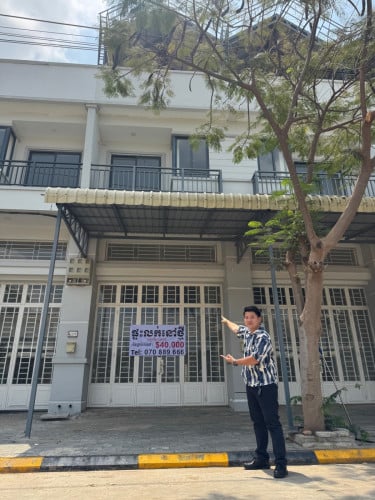 ផ្ទះអជីវកម្មបូរីចតុមុខ2 ចុះតម្លៃ40000$