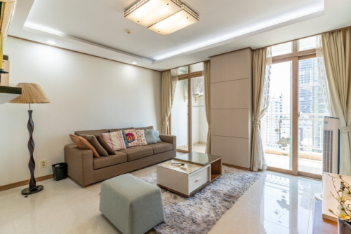 De Castle Royal BKK1- Spacious 2BR For Rent On High Floor