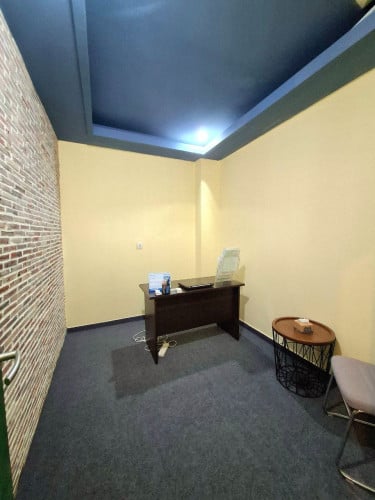 100$ OFFICE SPACE FOR RENT