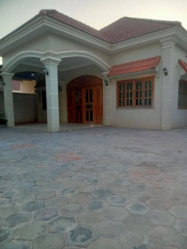 ផ្ទះវីឡាលក់ក្រោមទីផ្សារនៅលេីផ្លូវបេតុងឋិតនៅភូមិស្វាយដង្គំក្រុងសៀមរាប