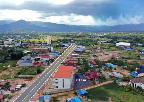 ដីក្រុងកំពត ផ្លូវវាងក្រុង ចុះពីផ្លូវាងក្រុង 25ម ល្អរសំរាប់ធ្វើផ្ទះ