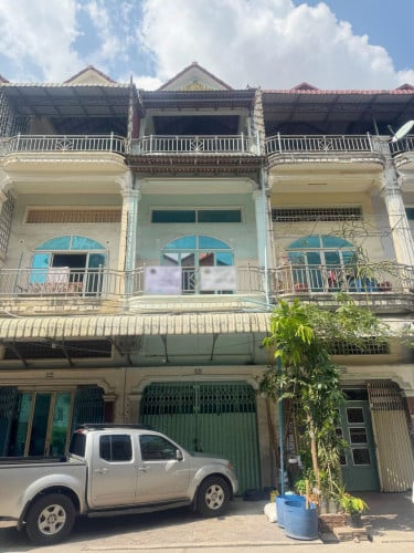 ផ្ទះល្វែងសម្រាប់លក់ ទីតាំង​នៅជិតផ្សារដីហ៊ុយ ទឹកថ្លា | Flat for sale near Dey Huy Teuk Thla Market