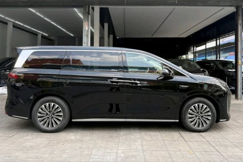 BYD Xia 2025 Hybrid