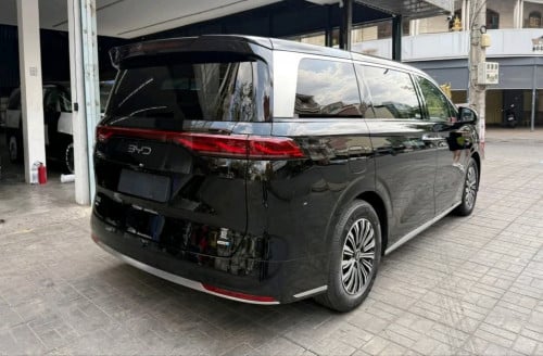 BYD Xia 2025 Hybrid
