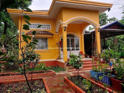 House for sale in Battambang with big land size