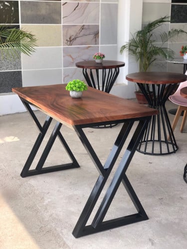 តុឈើច័ន្ទគីរី