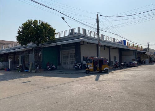 ផ្ទះល្វែងជួល | បុរីពិភពថ្មីកំបូល1