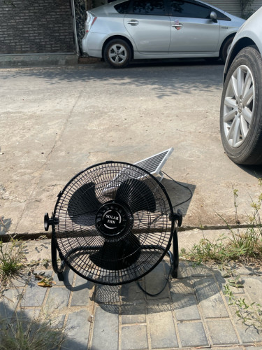 កង្ហារសូឡា ប្រ់ពន្លឺព្រះអាទិត្យ