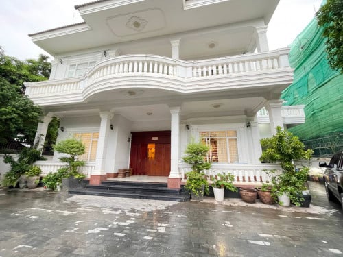 វីឡាស្អាតសម្រាប់លក់ សង្កាត់បឹងកក់២ | Nice Villa for Sale at Sangkat Boueng Kak2