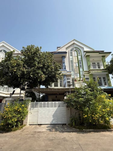 ផ្ទះវីឡាភ្លោះ បុរី River Town ជ្រោយចង្វា