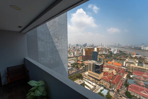 High Floor 39 | 1 Bedroom Condo for Sale at The Bridge