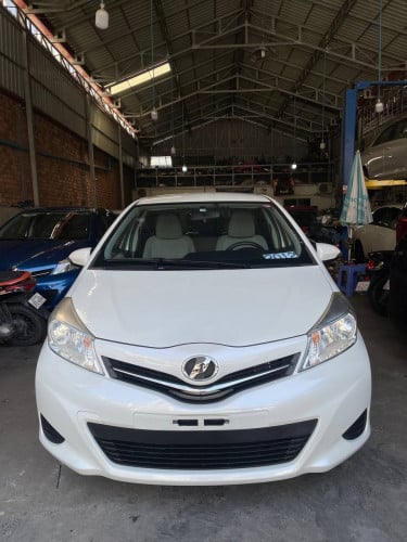 Toyota Vitz 2012