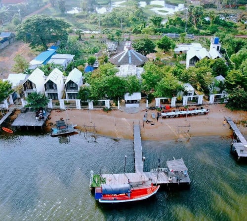 រីសត លក់ជាប់ព្រែកធំកំពត