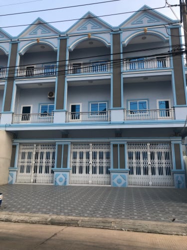 ផ្ទះល្វែងលក់ នៅភ្នំពេញ