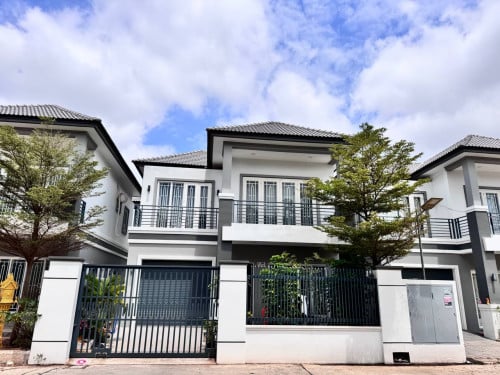 ផ្ទះវីឡា លក់បន្ទាន់តម្លៃក្រោមទីផ្សារ បុរីមនោរម្យព្រែកតាទែន